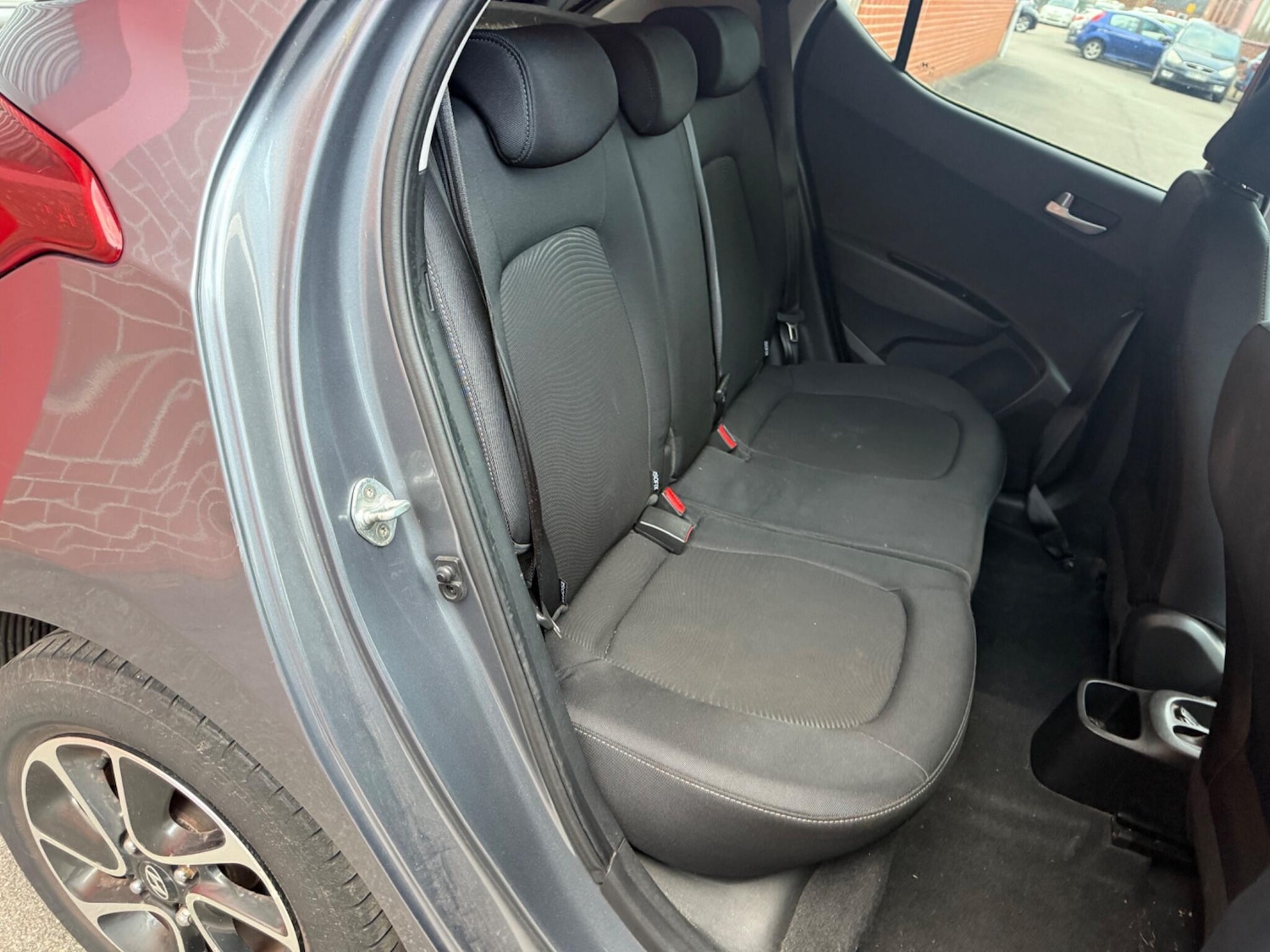 Used Hyundai i10 2017 for sale - 78048128: Photo 29