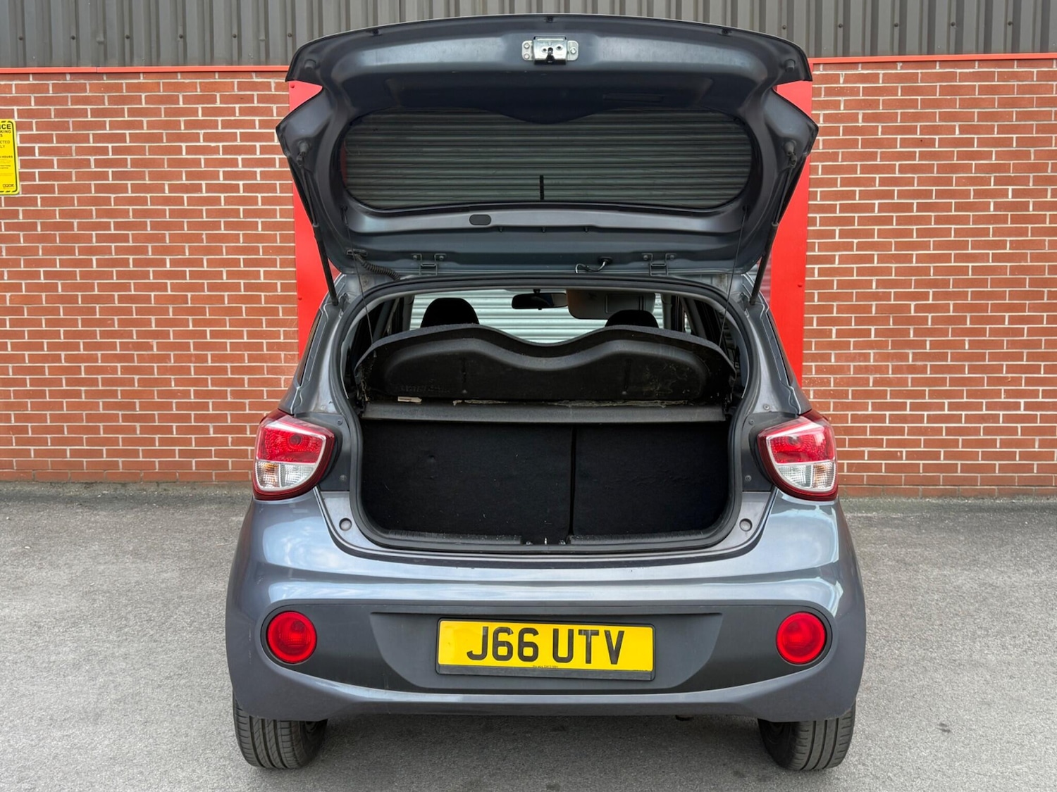 Used Hyundai i10 2017 for sale - 78048128: Photo 36