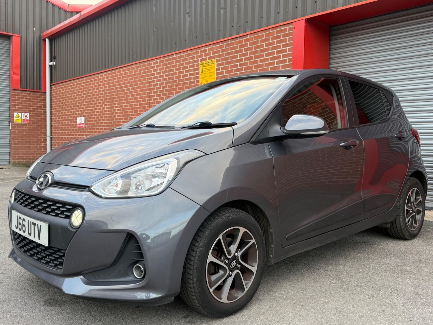 Used Hyundai i10 2017 for sale - 78048128: Photo 5