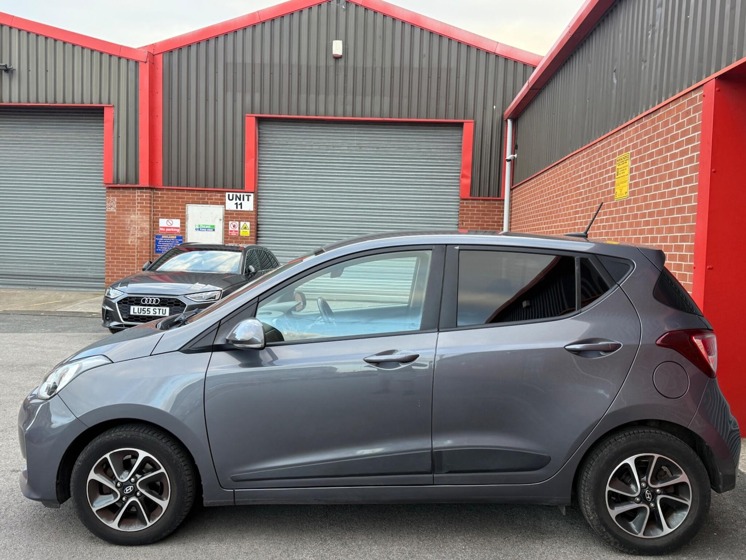 Used Hyundai i10 2017 for sale - 78048128: Photo 8