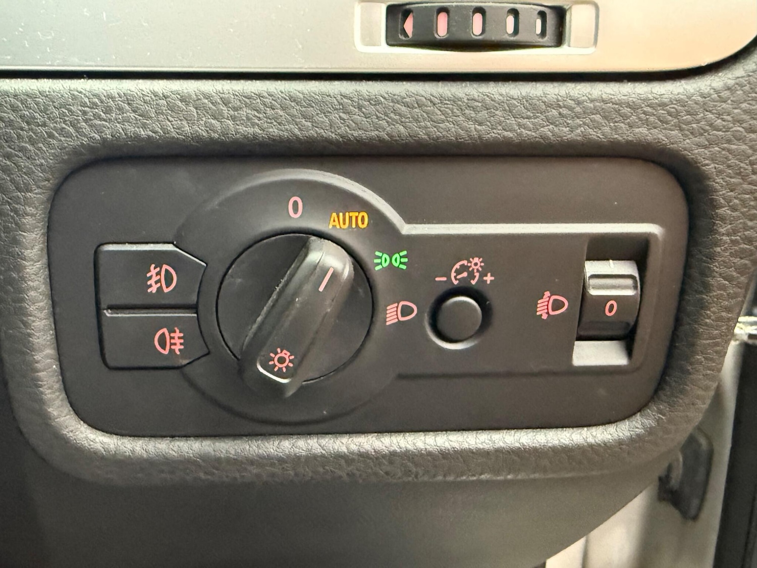 Used Volkswagen Touareg 2012 for sale - 76550715: Photo 10