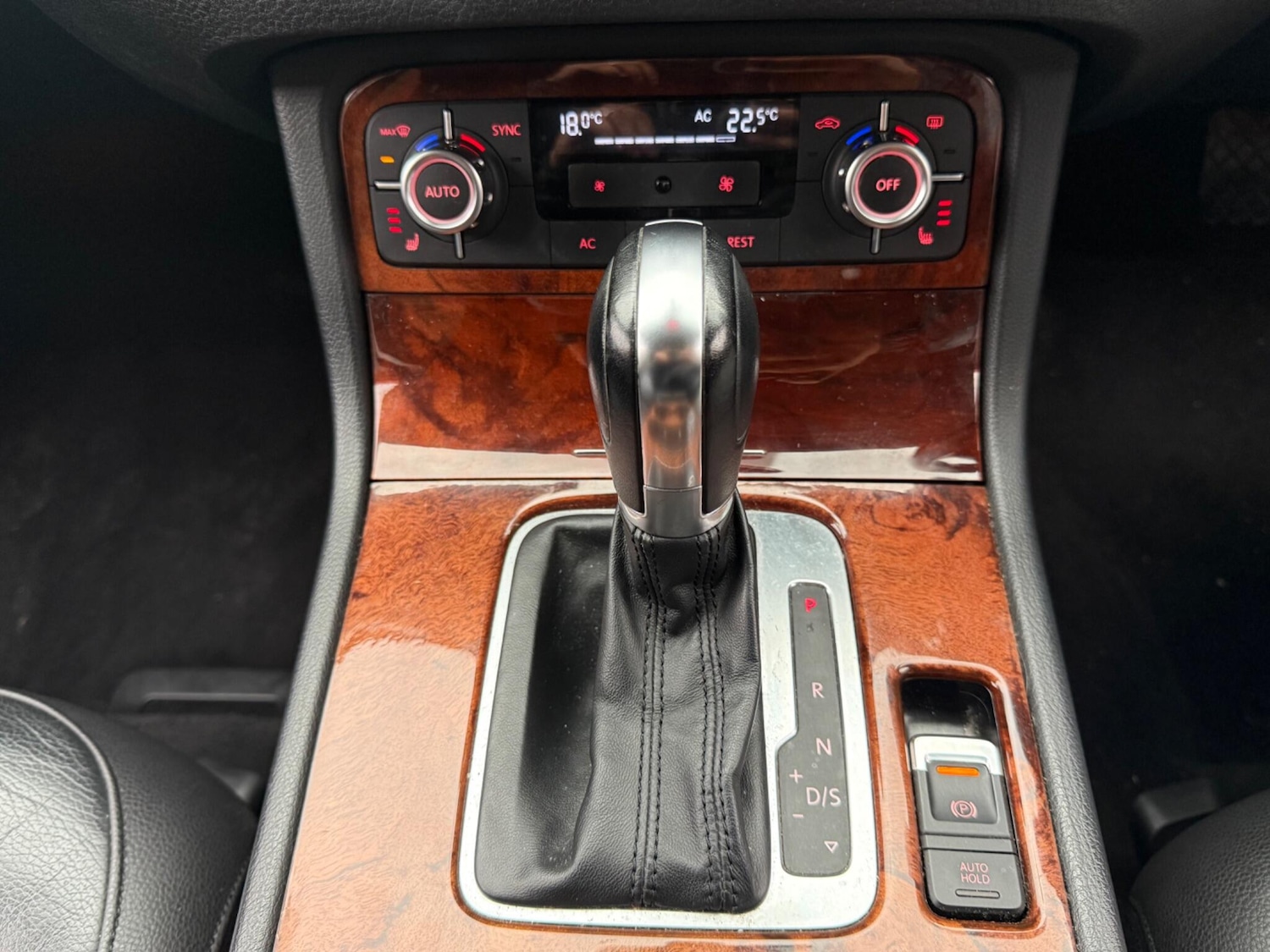 Used Volkswagen Touareg 2012 for sale - 76550715: Photo 18