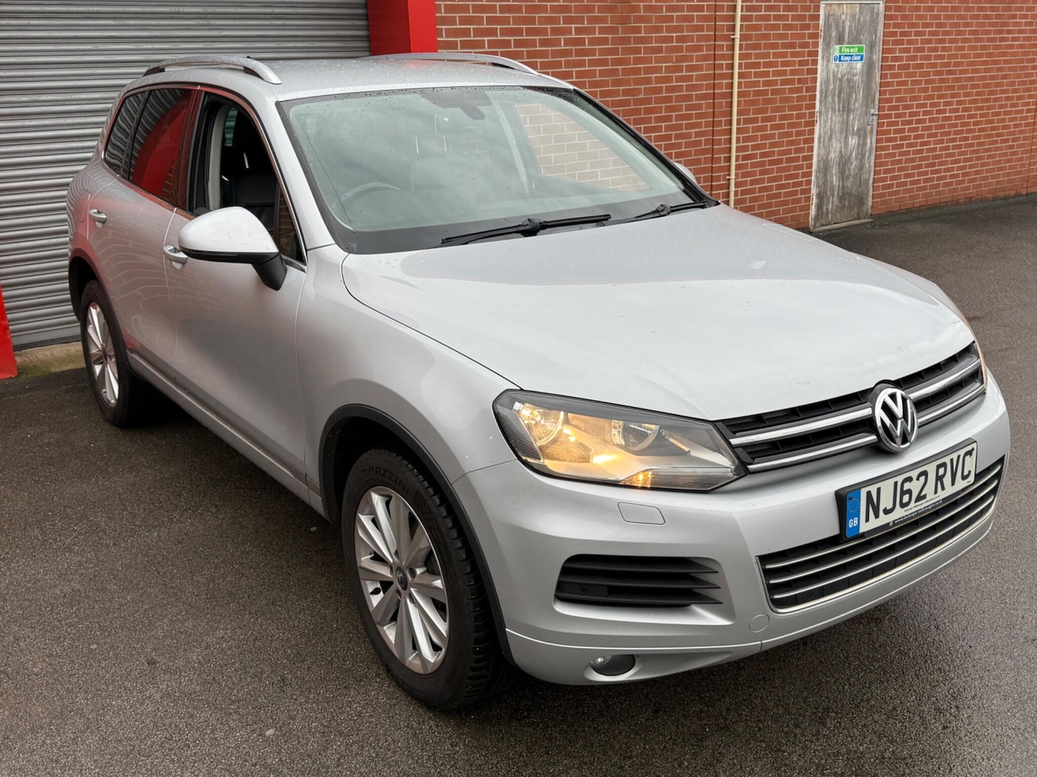 Used Volkswagen Touareg 2012 for sale - 76550715: Photo 2