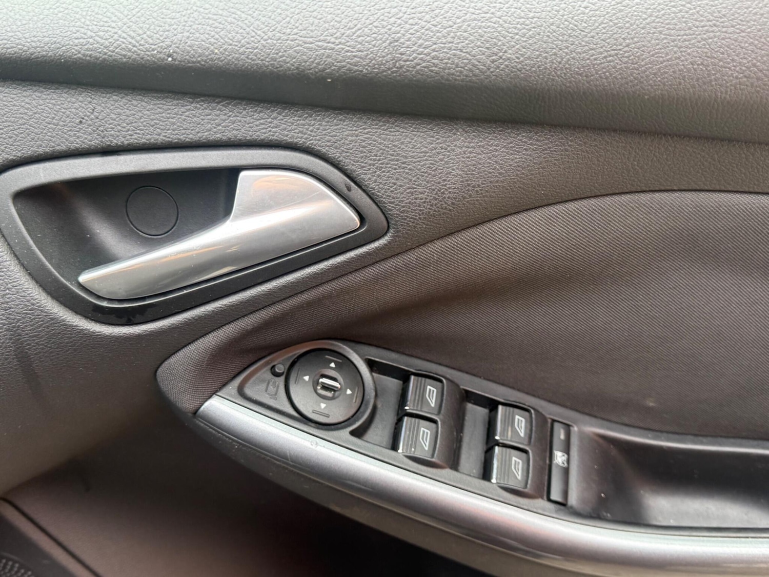 Used Ford Focus 2011 for sale - 77411380: Photo 9