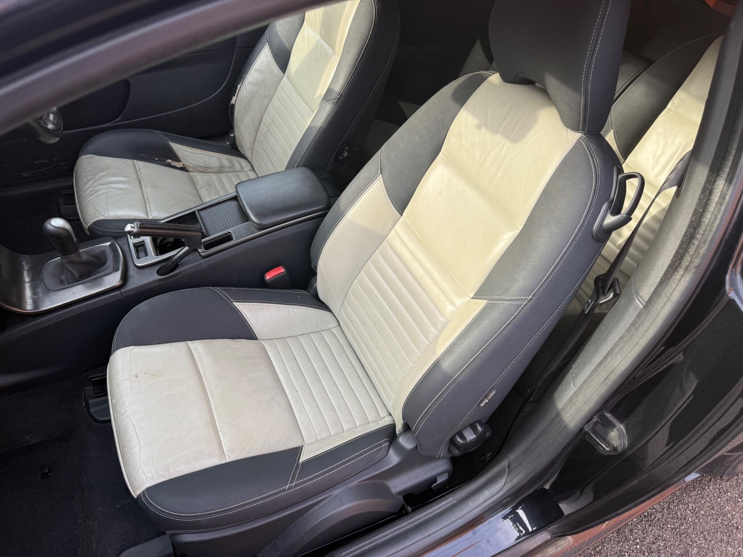 Used Volvo C30 2010 for sale - 76839595: Photo 24