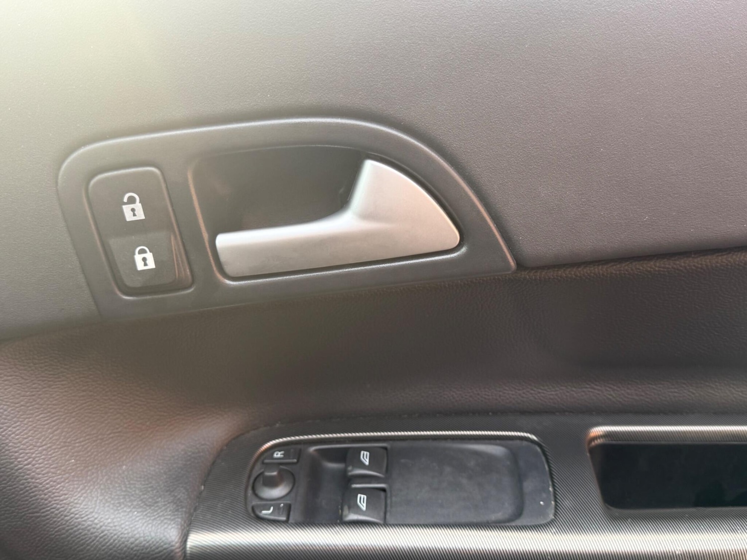 Used Volvo C30 2010 for sale - 76839595: Photo 9