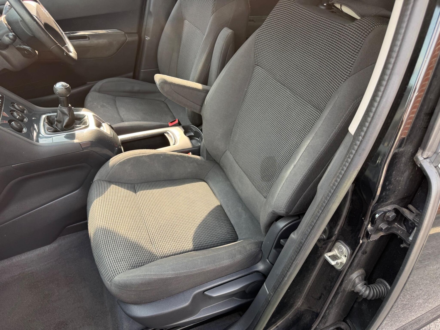 Used Peugeot 5008 2014 for sale - 76989424: Photo 20