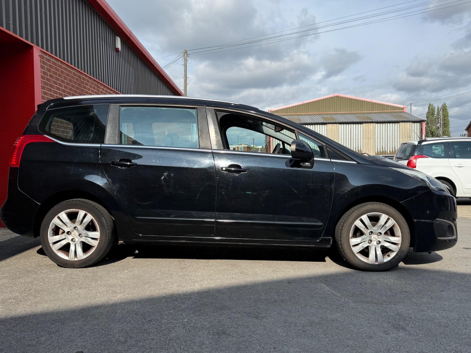 Used Peugeot 5008 2014 for sale - 76989424: Photo 7