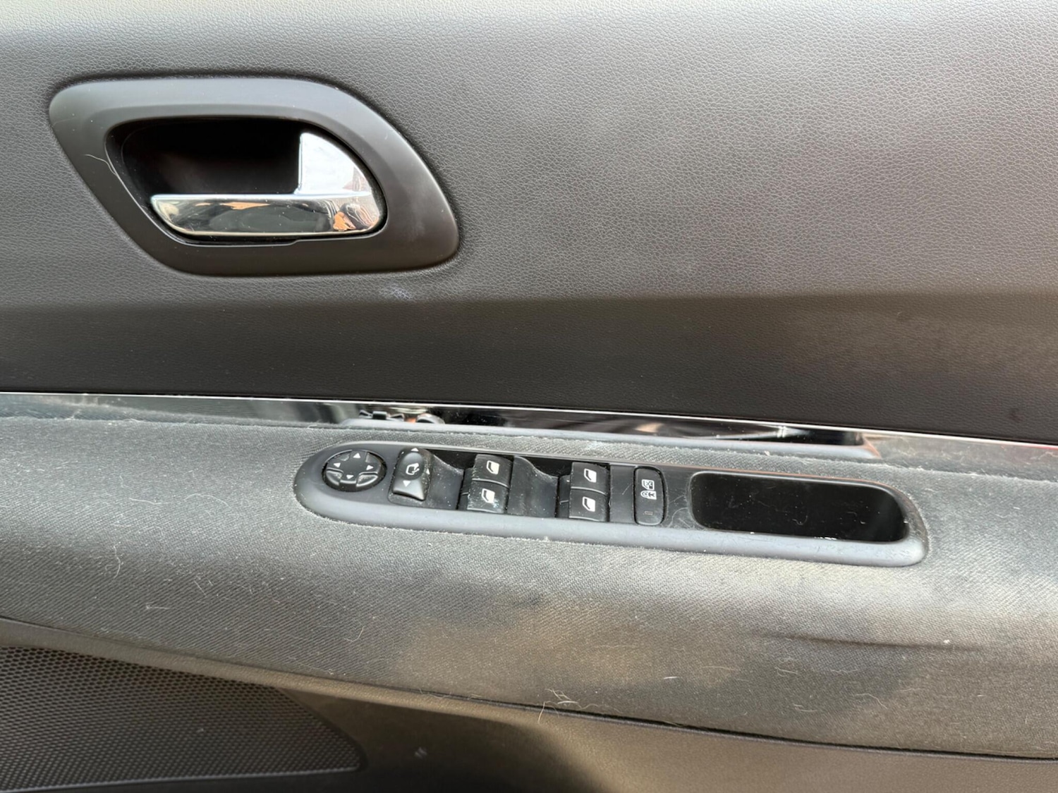 Used Peugeot 5008 2014 for sale - 76989424: Photo 9