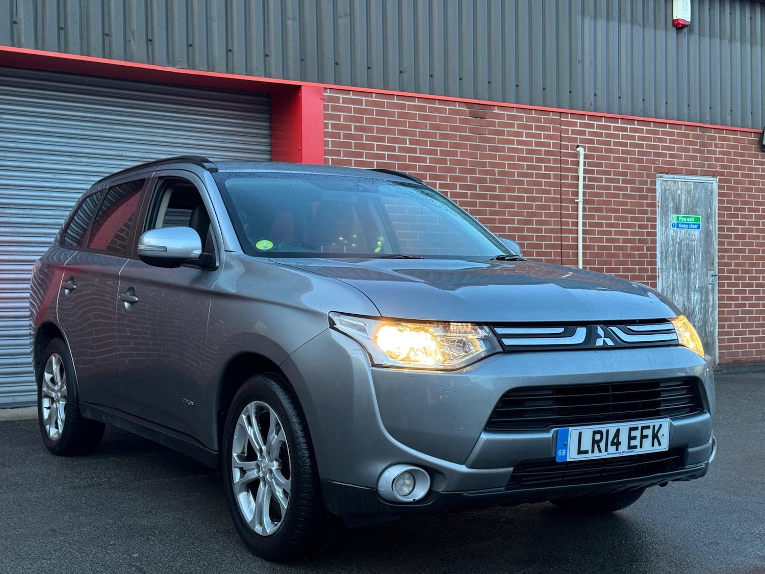 Used Mitsubishi Outlander 2014 for sale - 76990993: Photo 2
