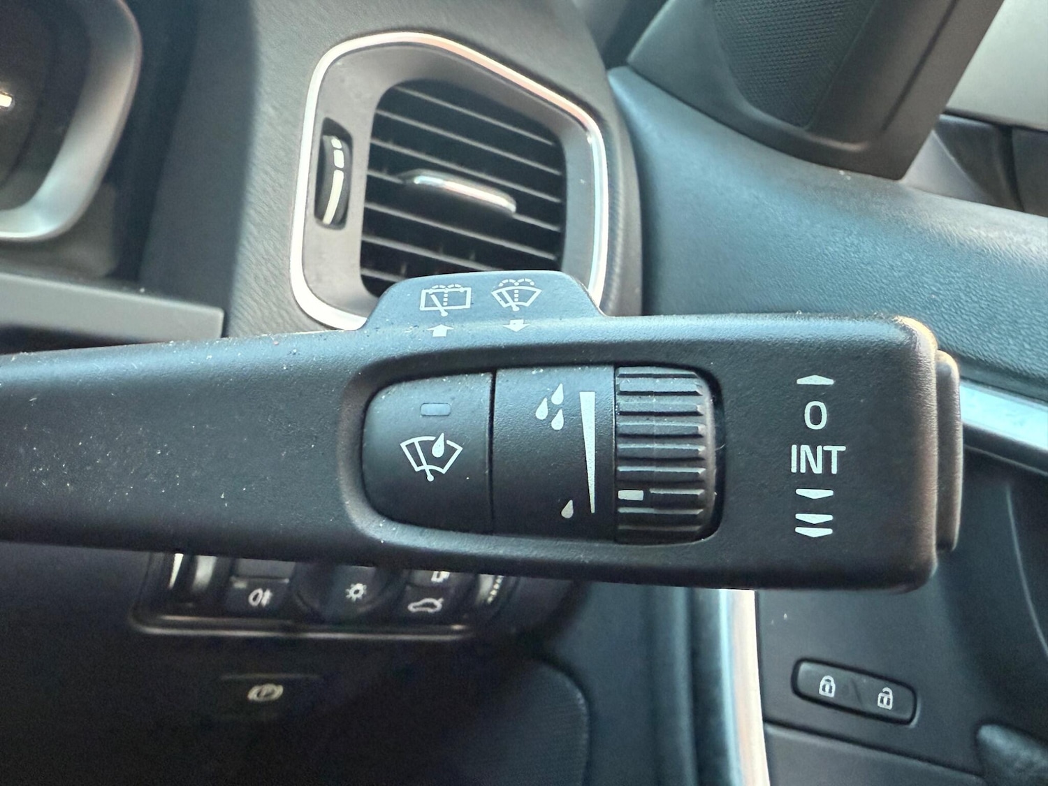 Used Volvo V60 2013 for sale - 76388452: Photo 13