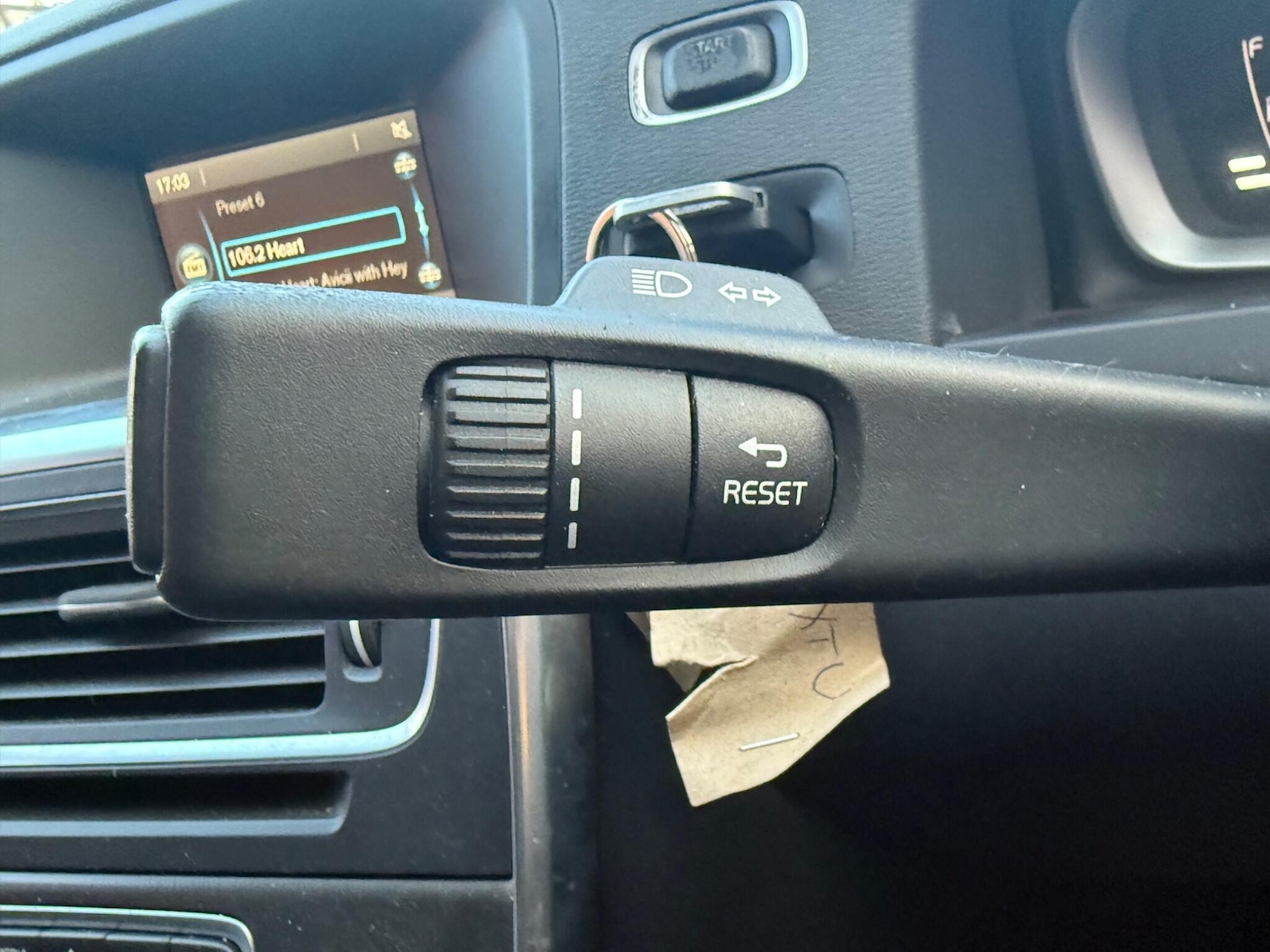 Used Volvo V60 2013 for sale - 76388452: Photo 15