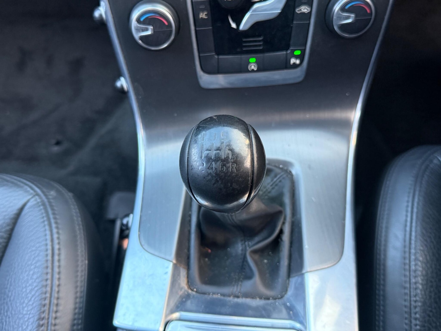 Used Volvo V60 2013 for sale - 76388452: Photo 17