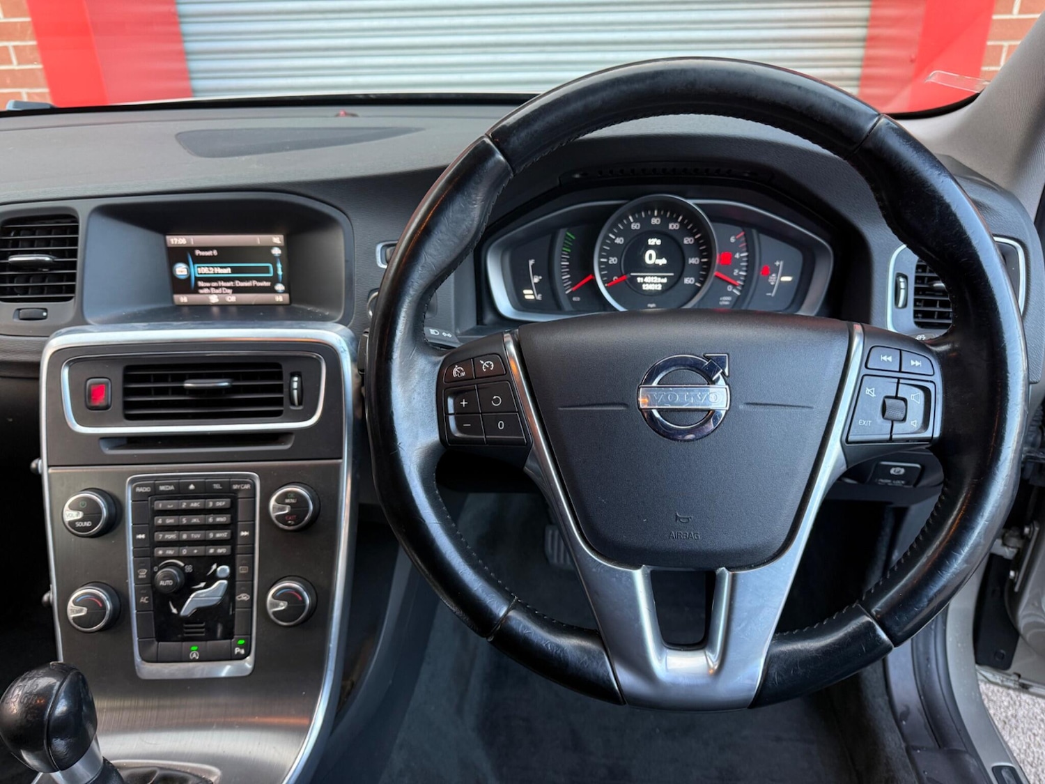 Used Volvo V60 2013 for sale - 76388452: Photo 19