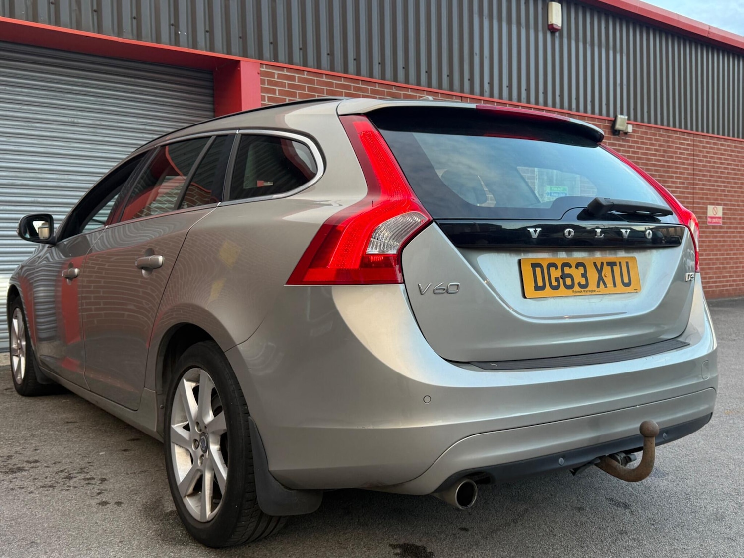 Used Volvo V60 2013 for sale - 76388452: Photo 30