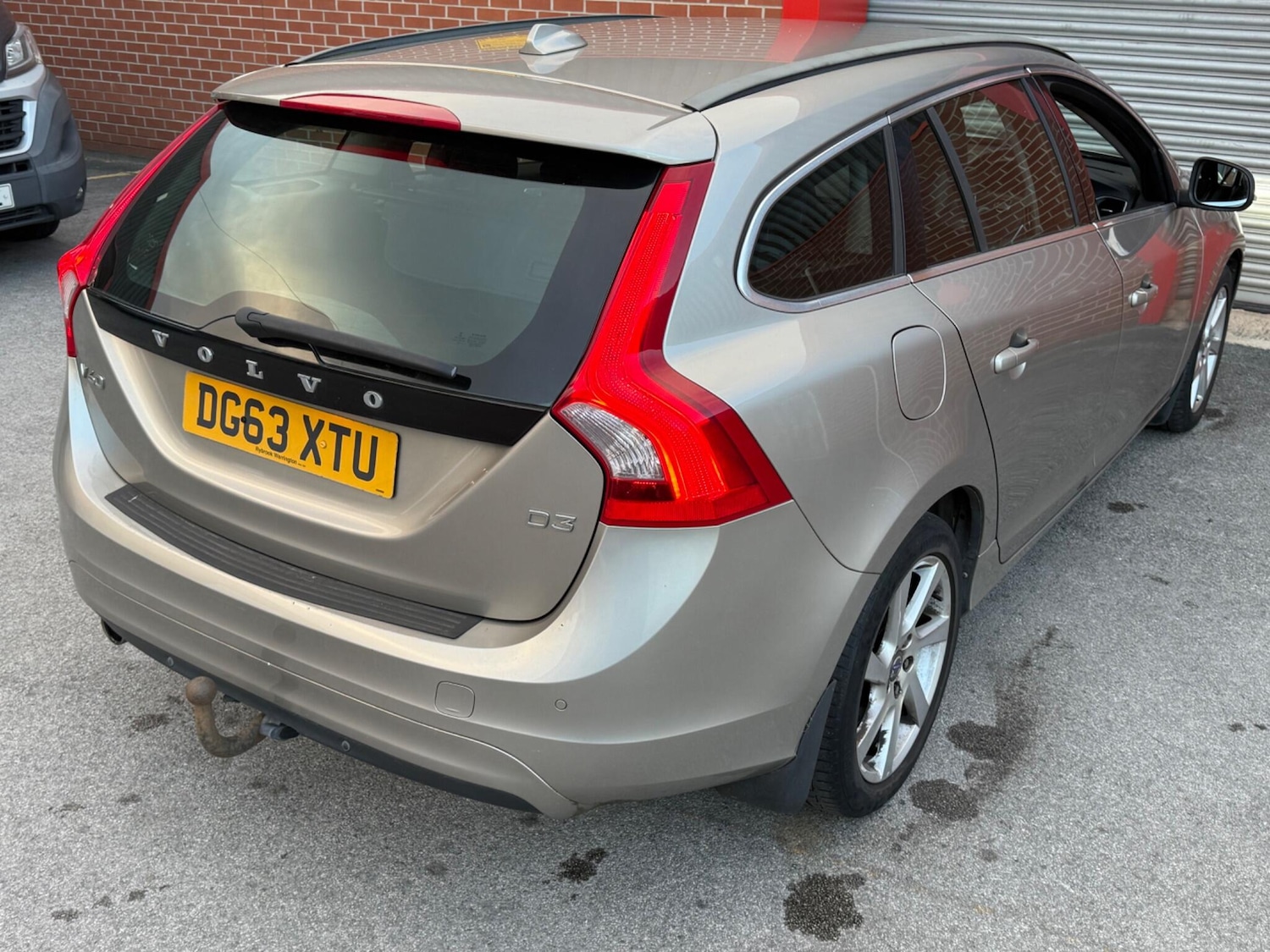 Used Volvo V60 2013 for sale - 76388452: Photo 33