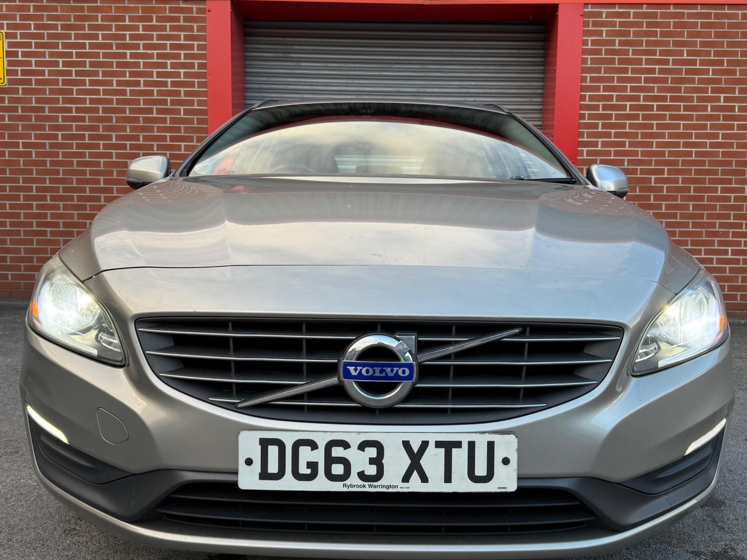 Used Volvo V60 2013 for sale - 76388452: Photo 4