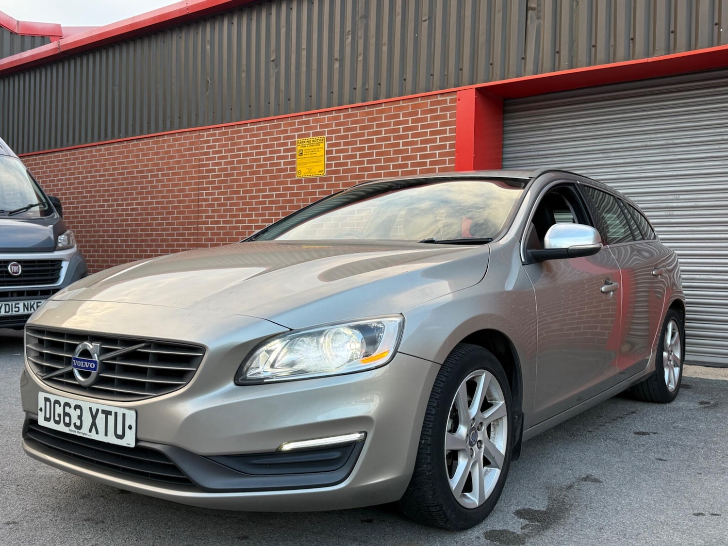 Used Volvo V60 2013 for sale - 76388452: Photo 5
