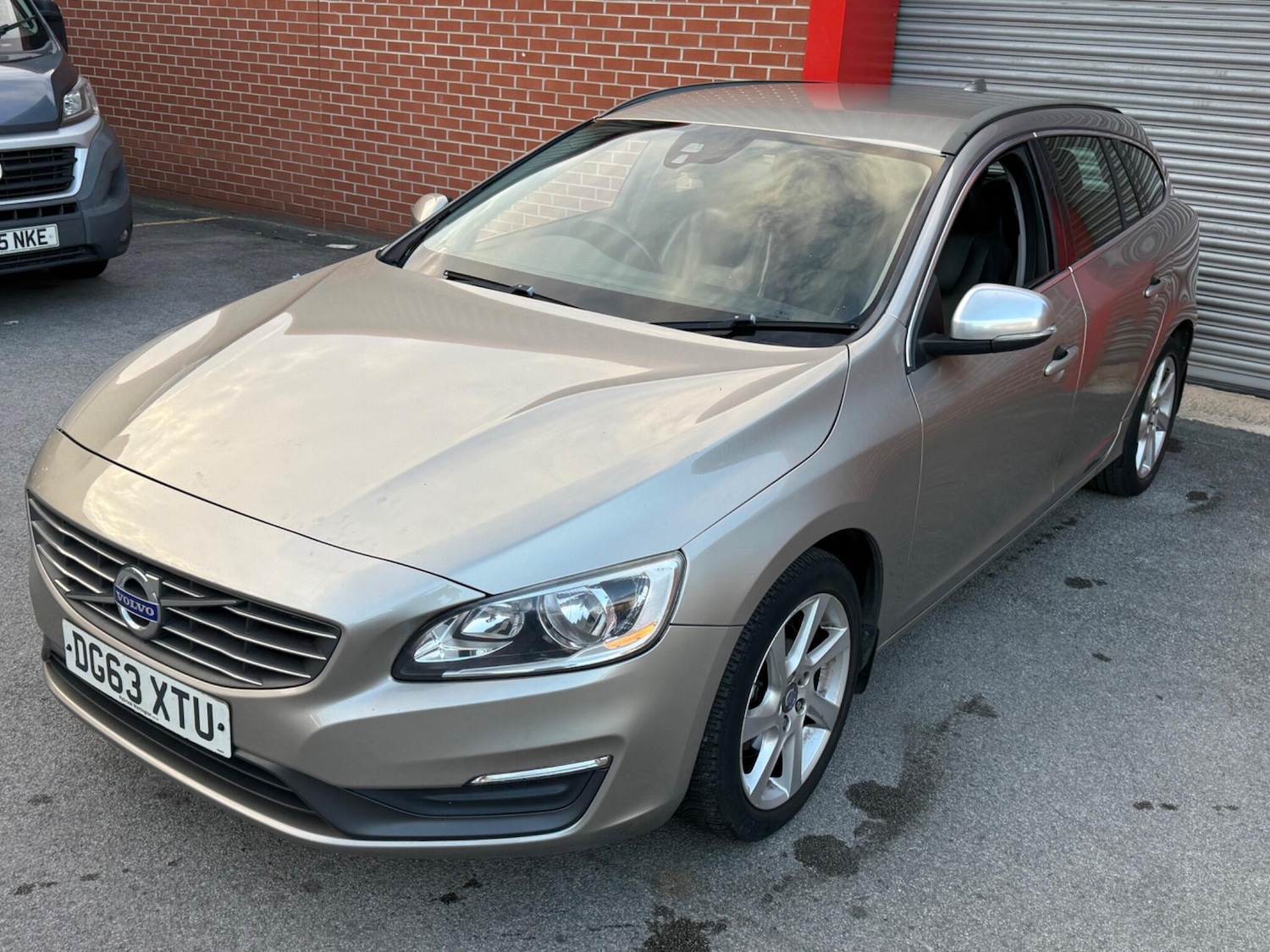 Used Volvo V60 2013 for sale - 76388452: Photo 6
