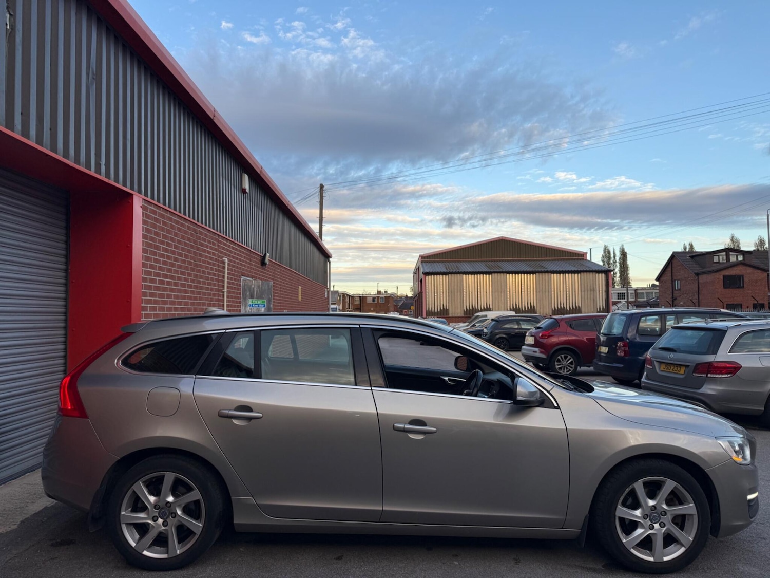 Used Volvo V60 2013 for sale - 76388452: Photo 7