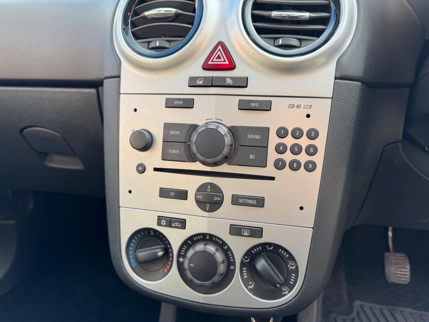 Used Vauxhall Corsa 2013 for sale - 76371075: Photo 14