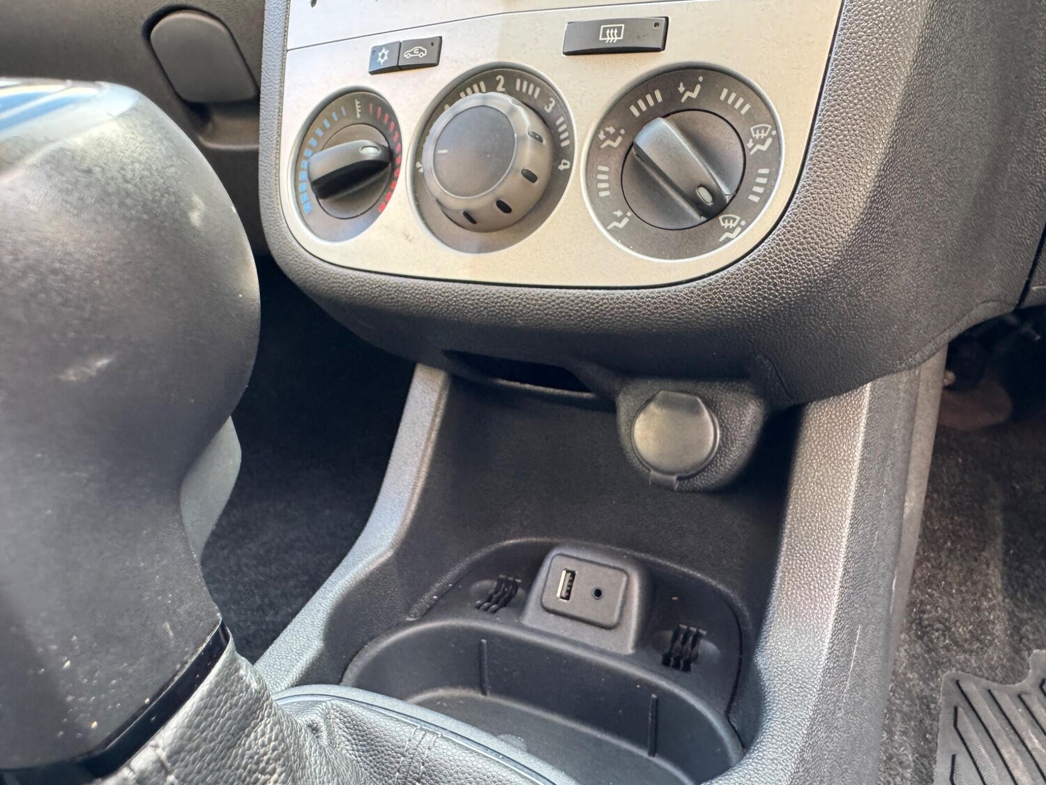 Used Vauxhall Corsa 2013 for sale - 76371075: Photo 15