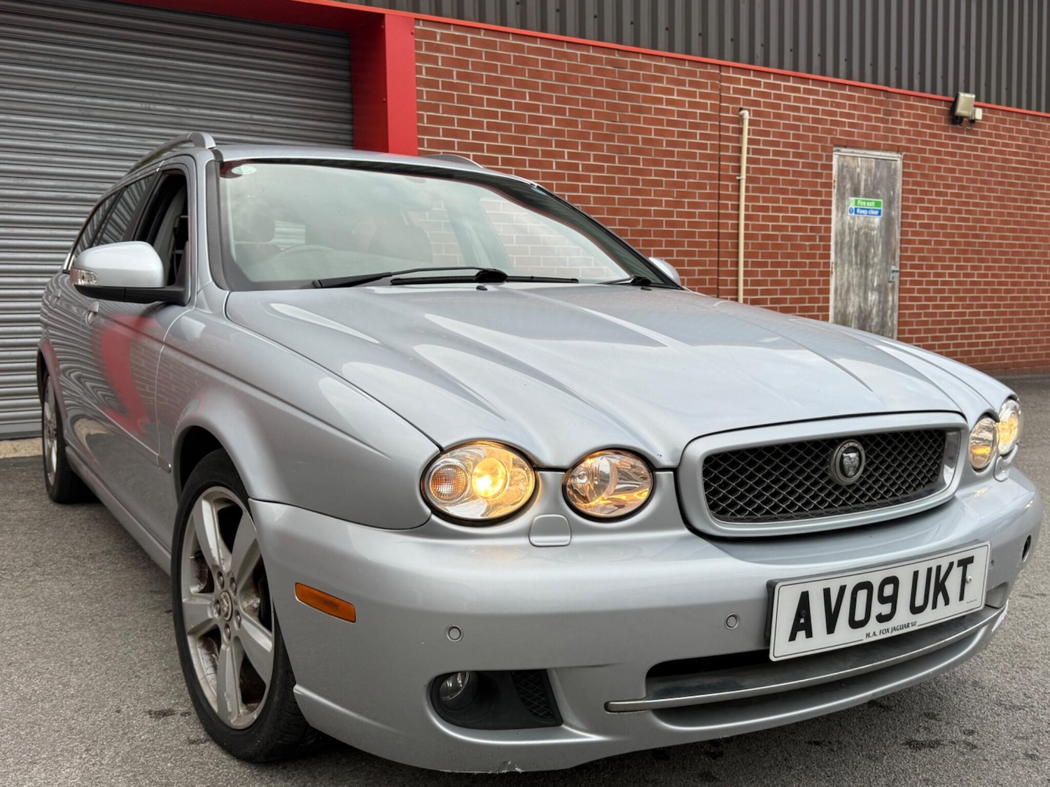 Used Jaguar X-Type 2009 for sale - 75990696: Photo 1