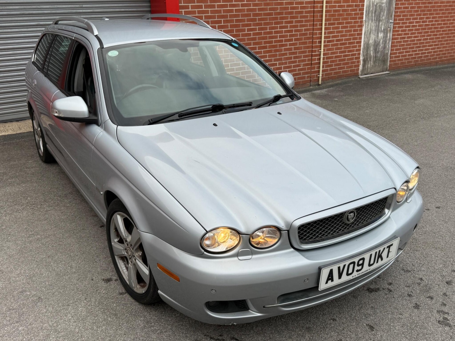 Used Jaguar X-Type 2009 for sale - 75990696: Photo 2