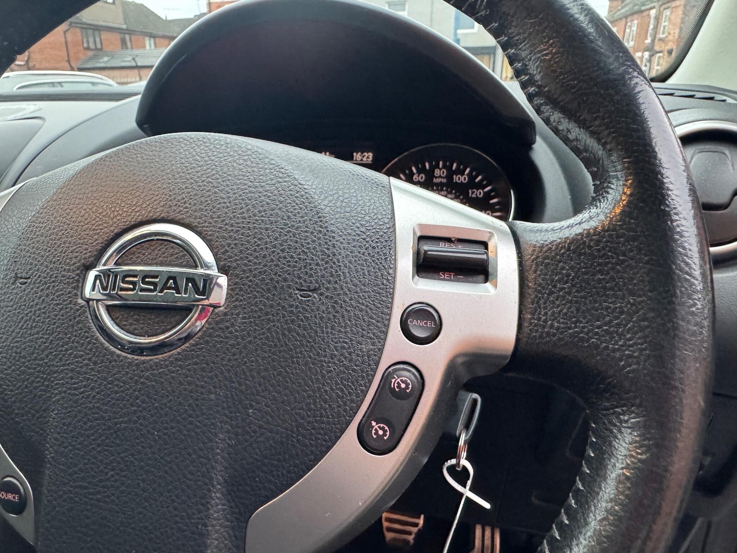 Used Nissan Qashqai 2010 for sale - 76560974: Photo 20