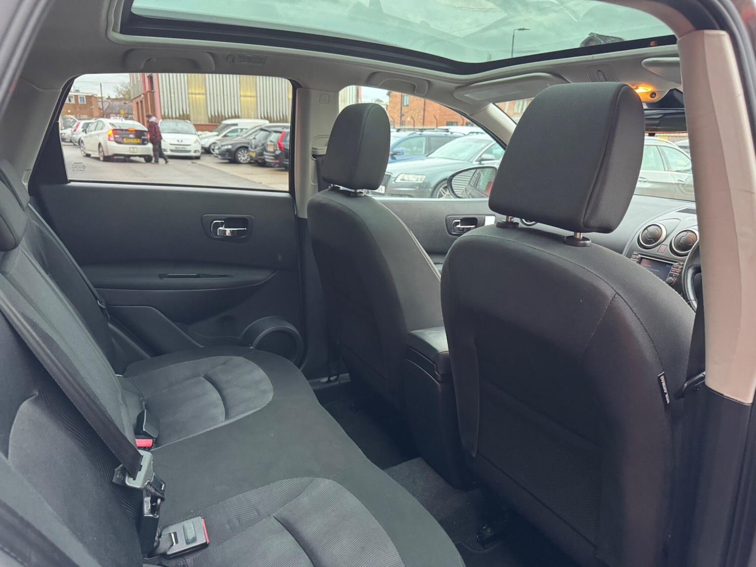 Used Nissan Qashqai 2010 for sale - 76560974: Photo 24