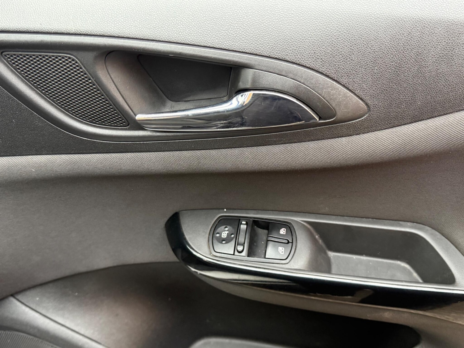 Used Vauxhall Corsa 2016 for sale - 77599081: Photo 9