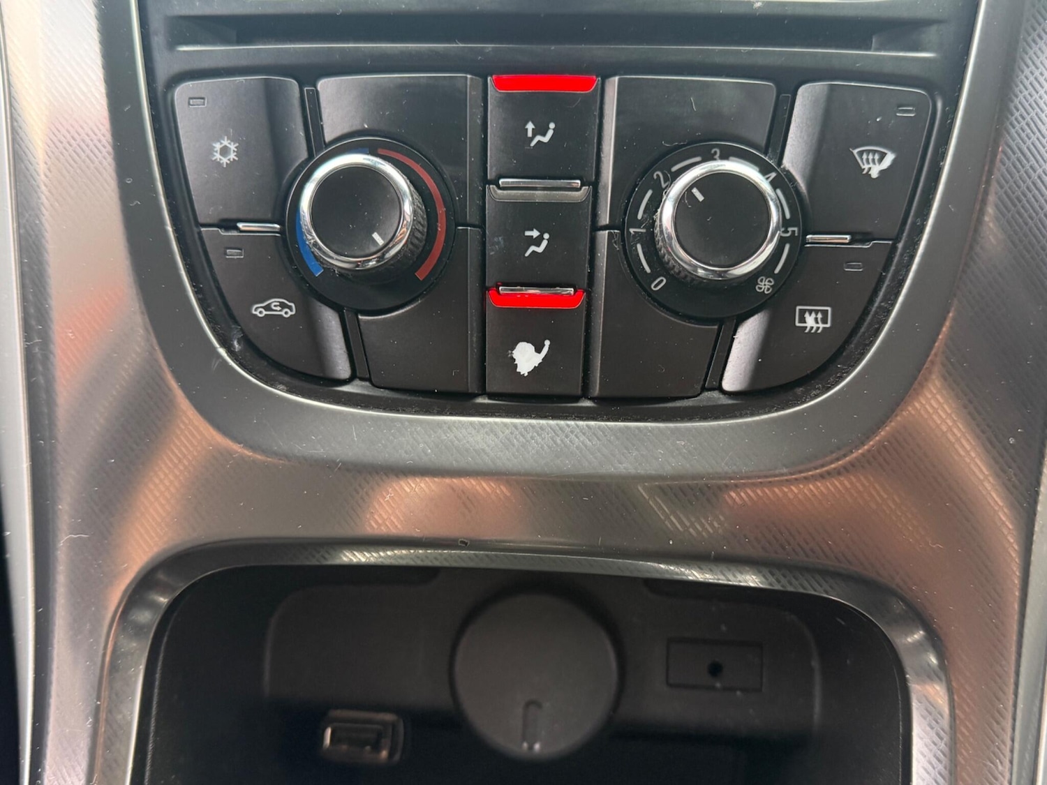 Used Vauxhall Astra 2010 for sale - 77082143: Photo 17