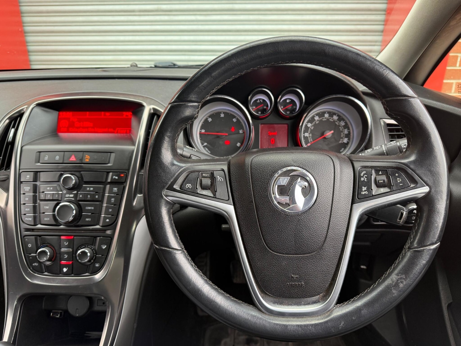 Used Vauxhall Astra 2010 for sale - 77082143: Photo 21