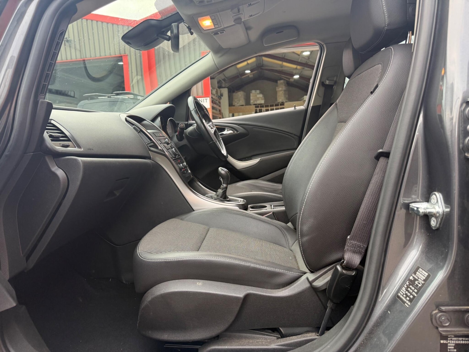 Used Vauxhall Astra 2010 for sale - 77082143: Photo 24