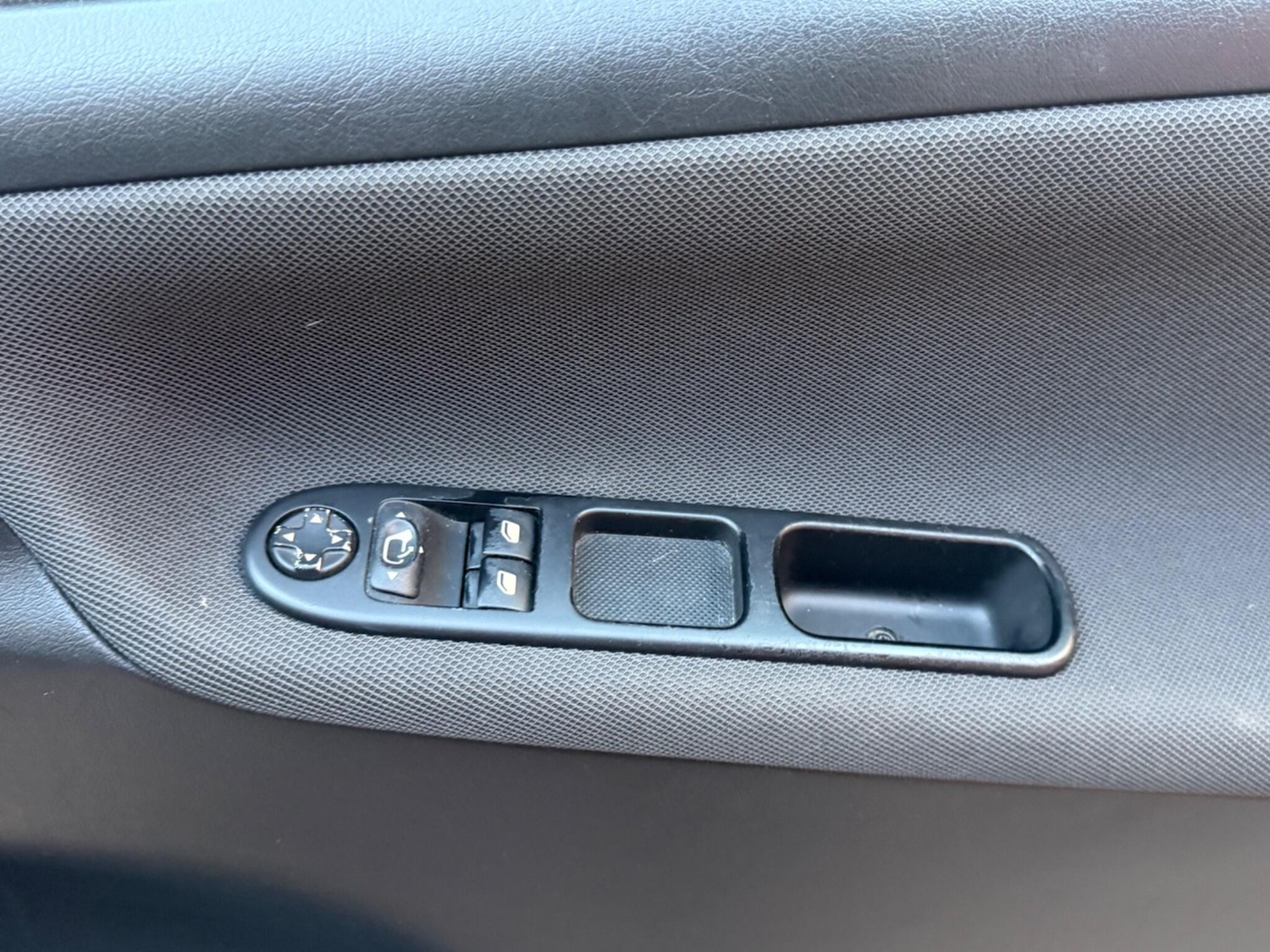 Used Peugeot 207 2009 for sale - 78073164: Photo 9