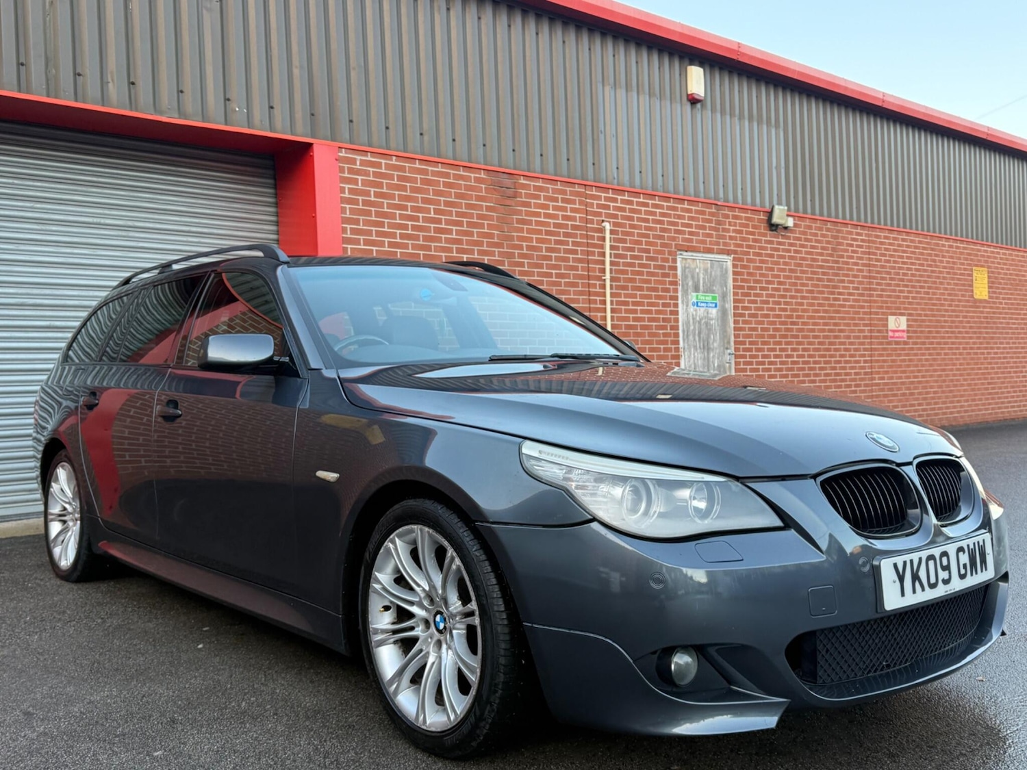 Used BMW 5 Series 2009 for sale - 76743616: Photo 1