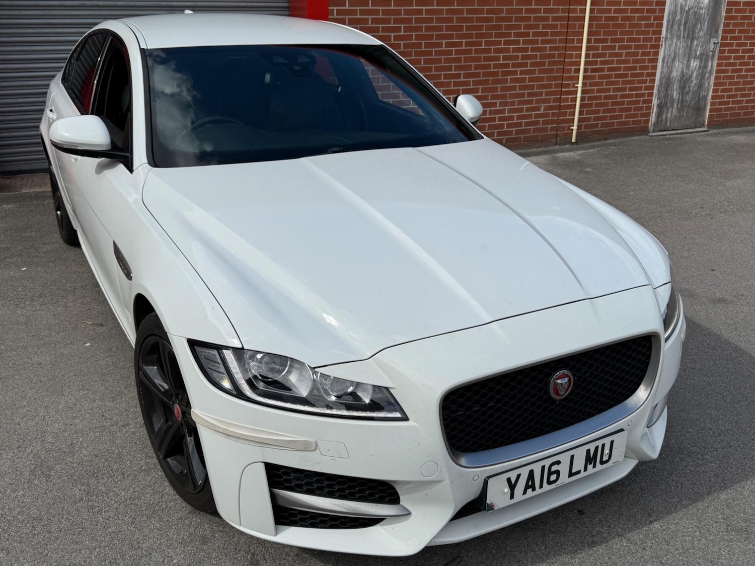 Used Jaguar XF 2016 for sale - 76094956: Photo 2