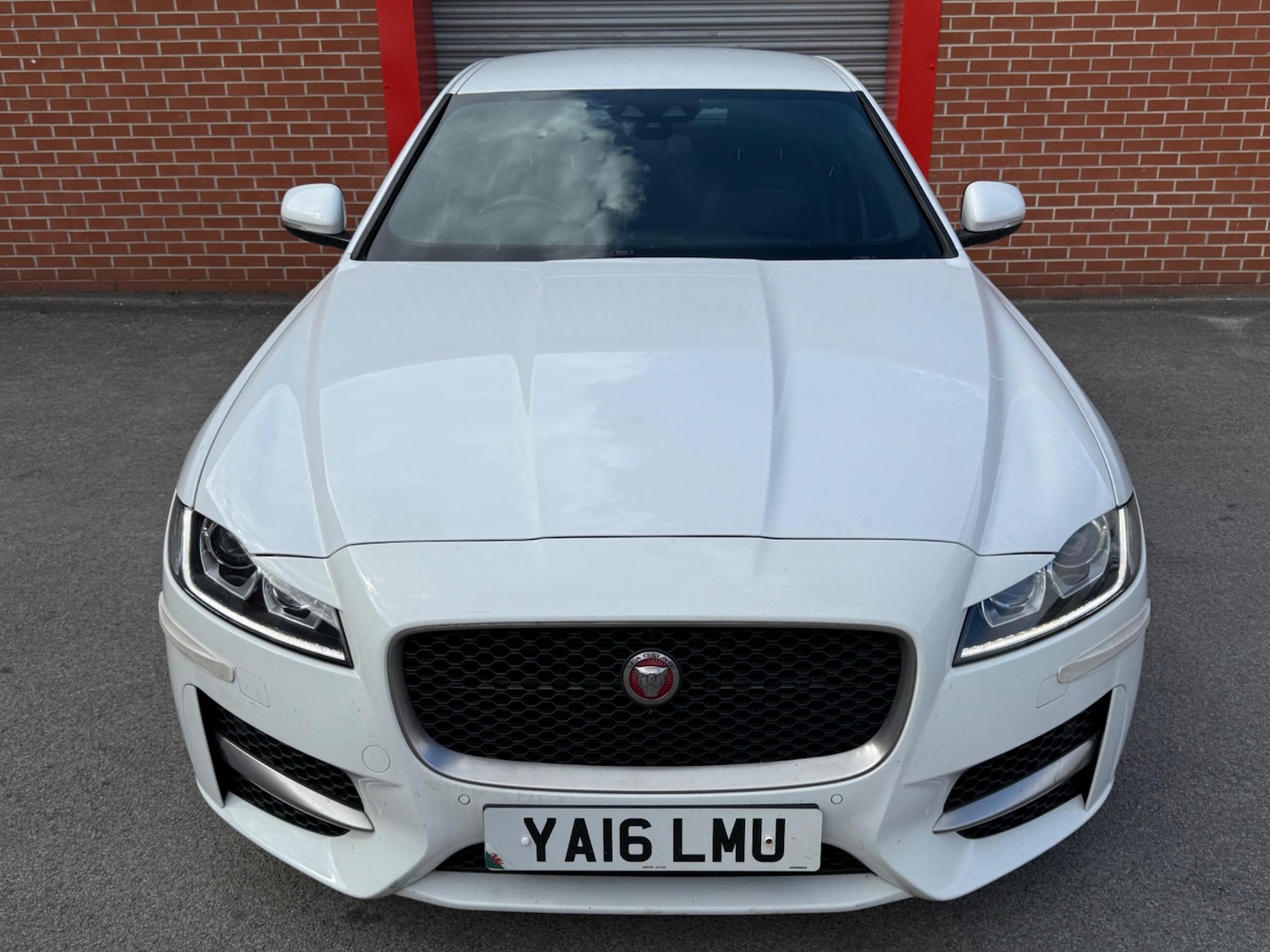 Used Jaguar XF 2016 for sale - 76094956: Photo 4