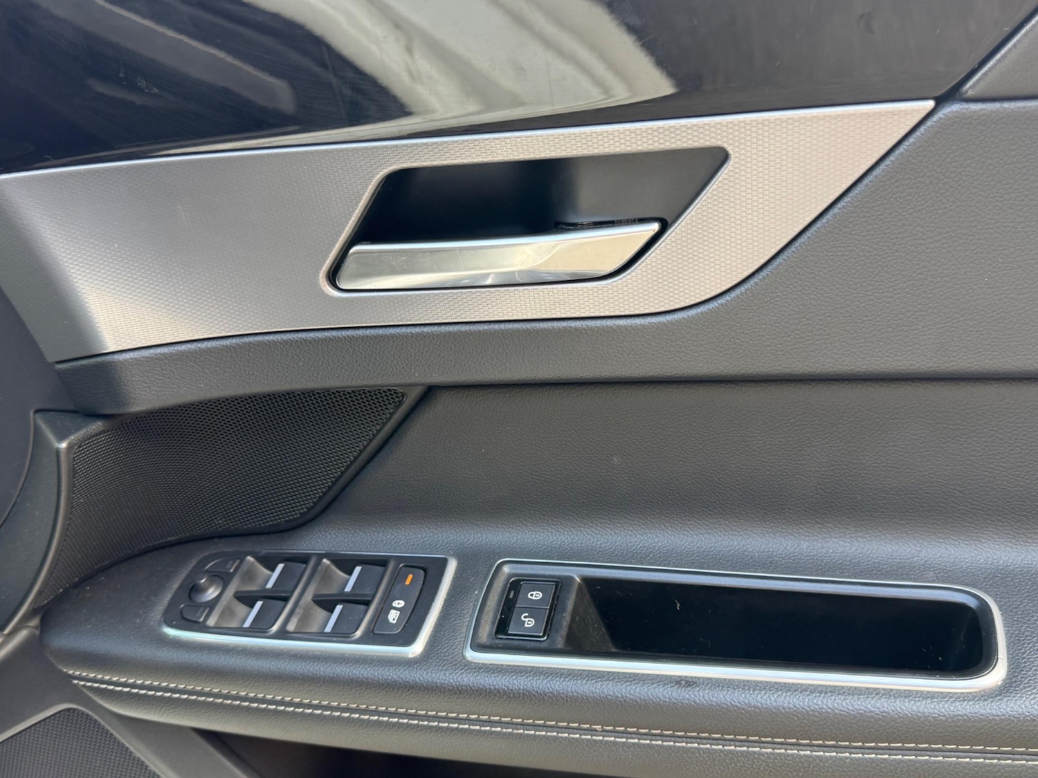 Used Jaguar XF 2016 for sale - 76094956: Photo 9