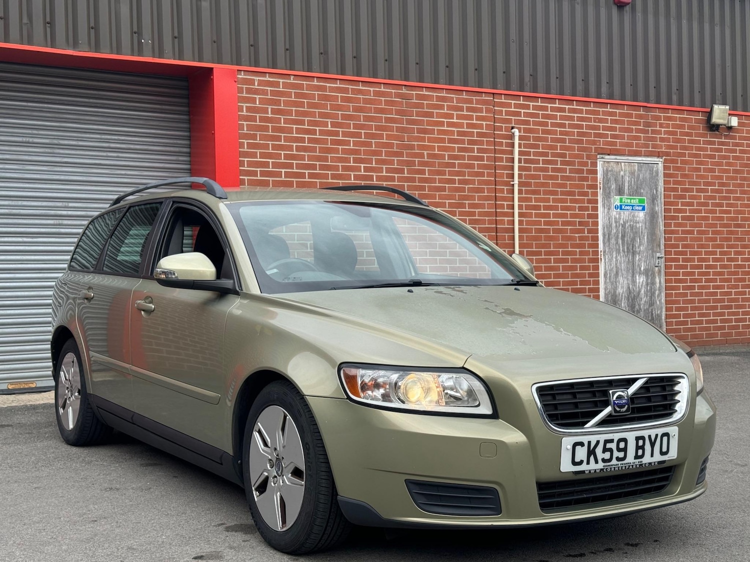Used Volvo V50 2009 for sale - 76988483: Photo 2