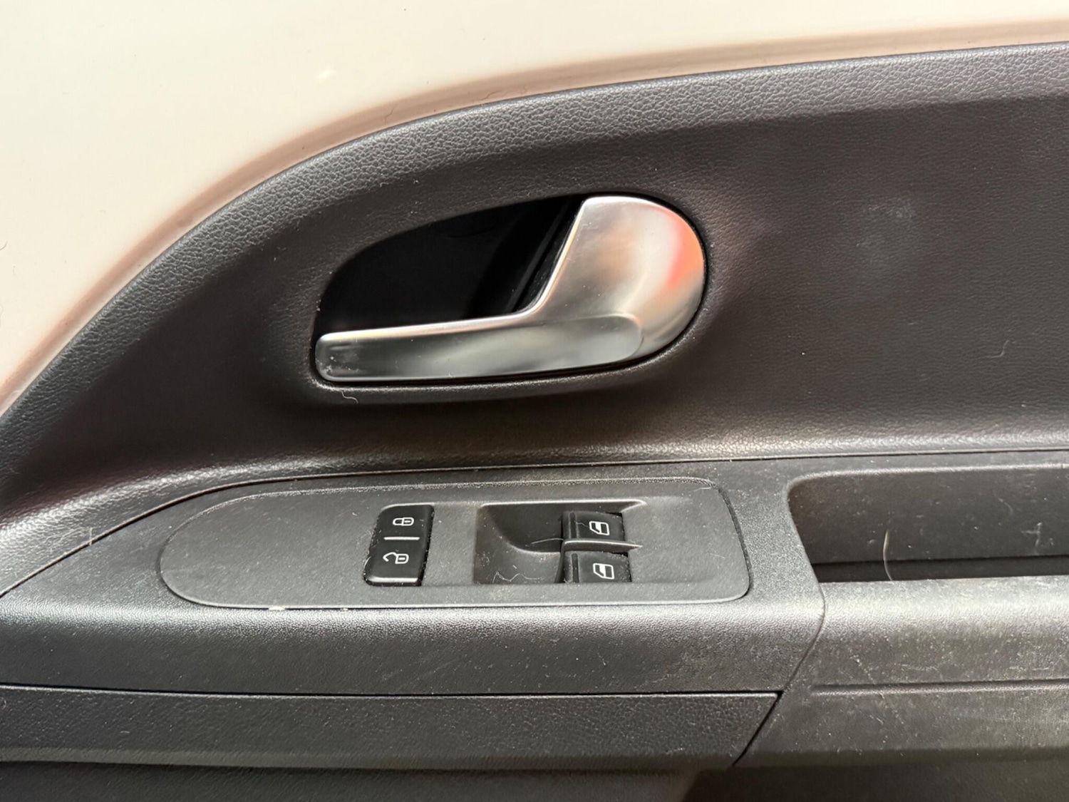 Used Volkswagen up! 2016 for sale - 77345261: Photo 9