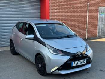 2017 (17) - 1.0 VVT-i x-play Euro 6 5dr