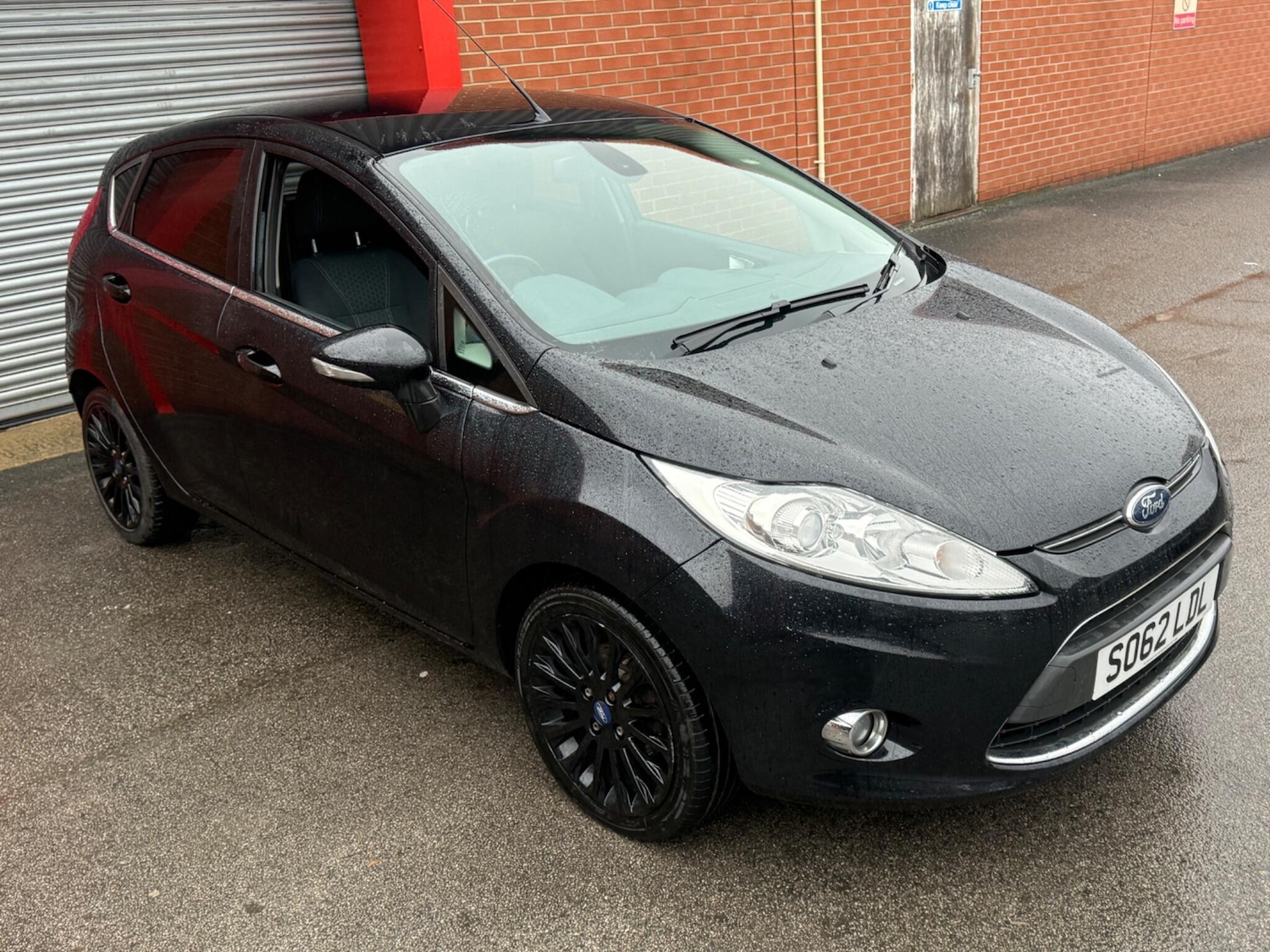 Used Ford Fiesta 2012 for sale - 77468368: Photo 2