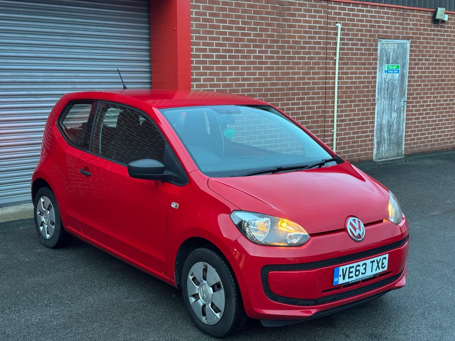 Used Volkswagen up! 2014 for sale - 76561258: Photo 1