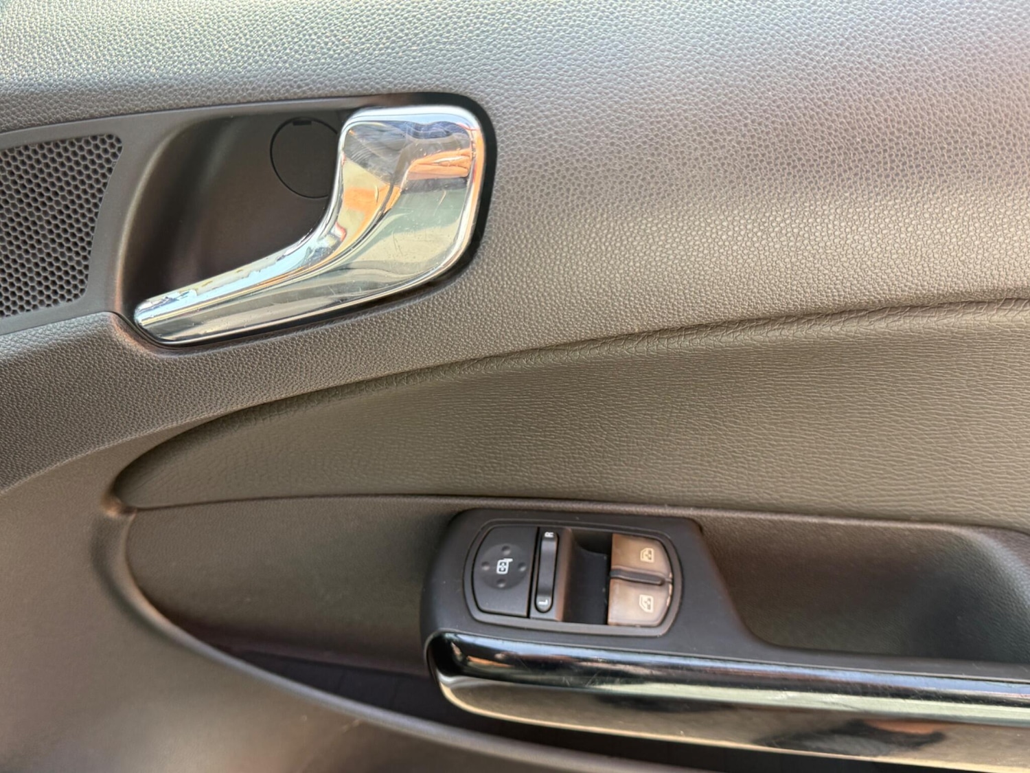 Used Vauxhall Corsa for sale - 77978340: Photo 9