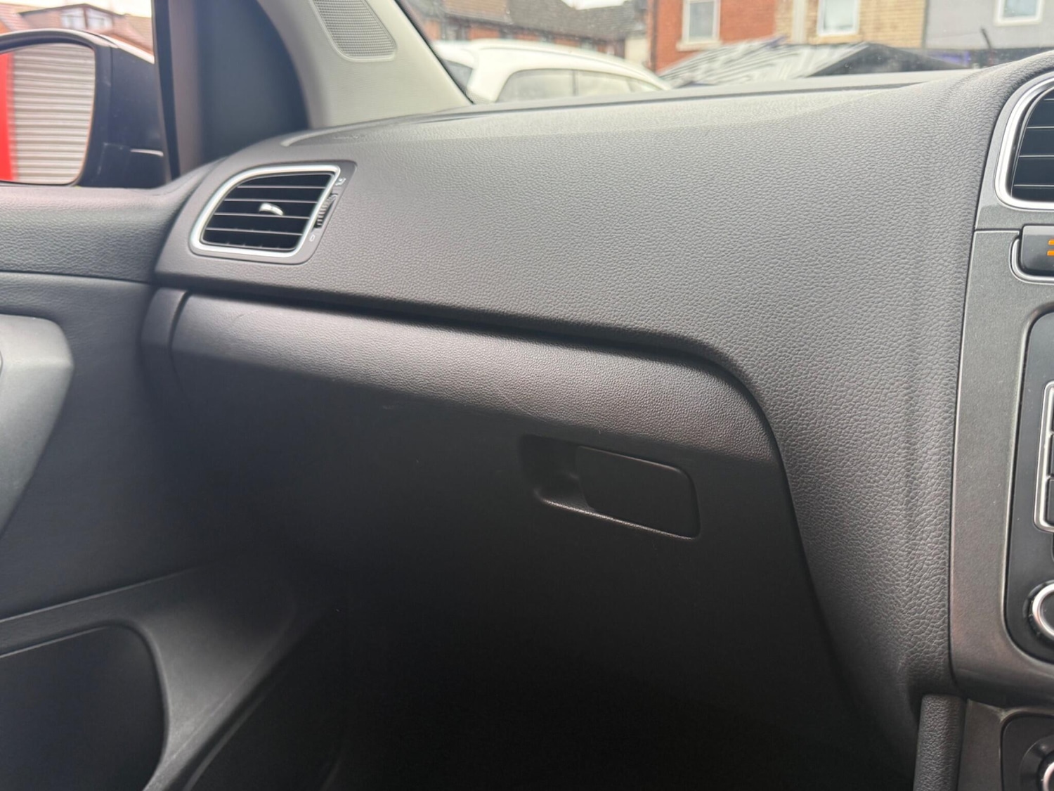 Used Volkswagen Polo 2010 for sale - 77082055: Photo 19