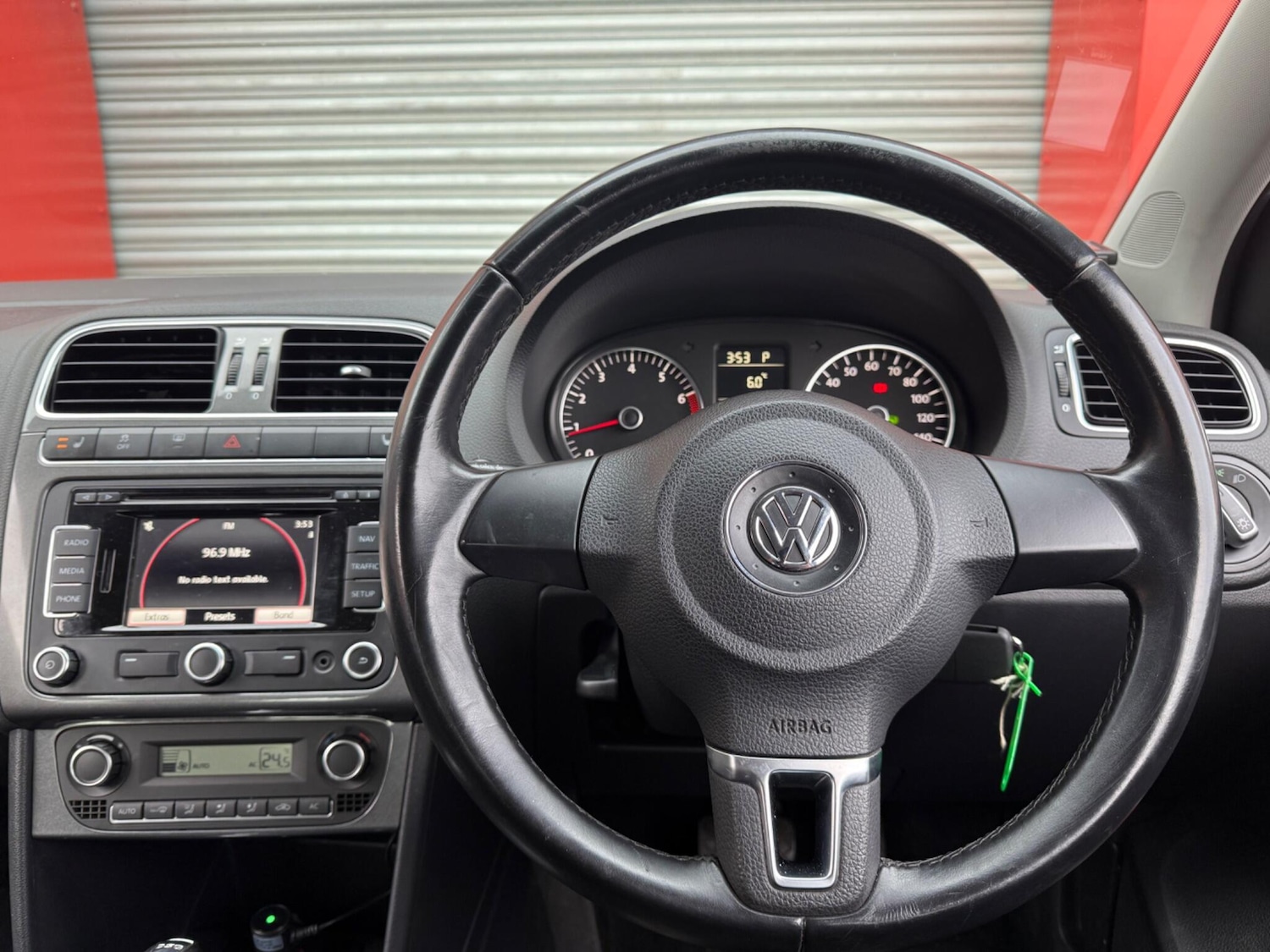 Used Volkswagen Polo 2010 for sale - 77082055: Photo 20