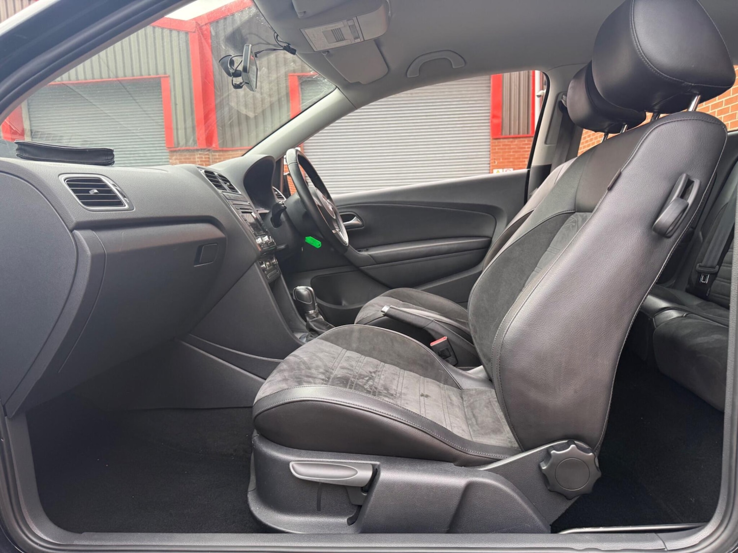 Used Volkswagen Polo 2010 for sale - 77082055: Photo 22