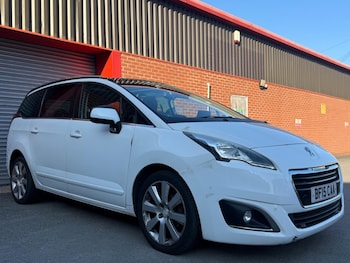Used Peugeot 5008 2015 for sale - 77768257: Photo