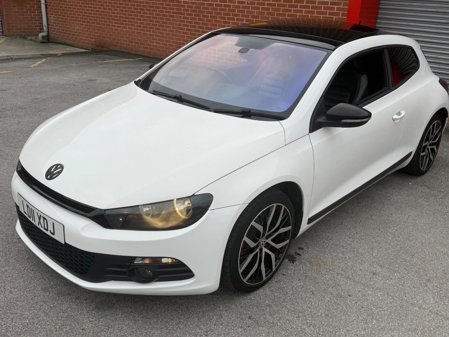 Used Volkswagen Scirocco 2011 for sale - 76585038: Photo 6